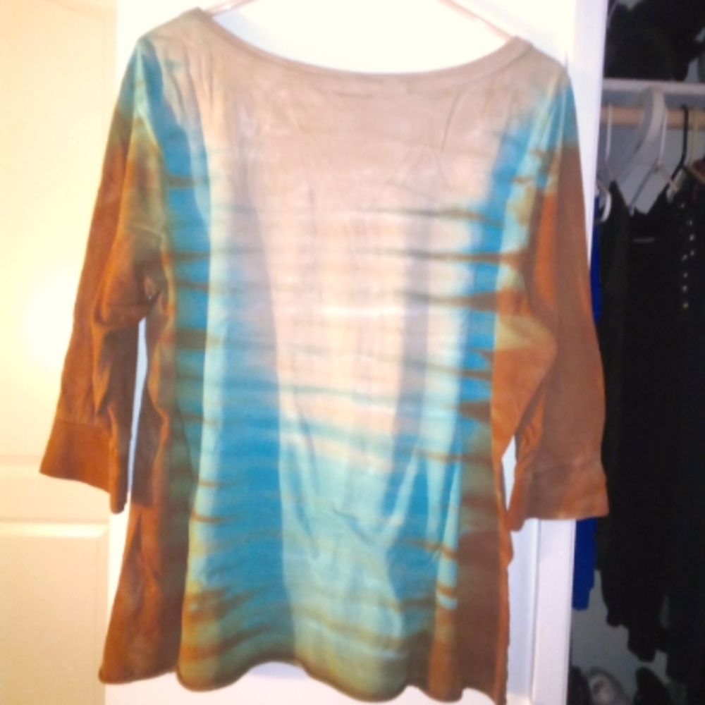 Tye dye, beautiful color blend, 3/4 sleeve top